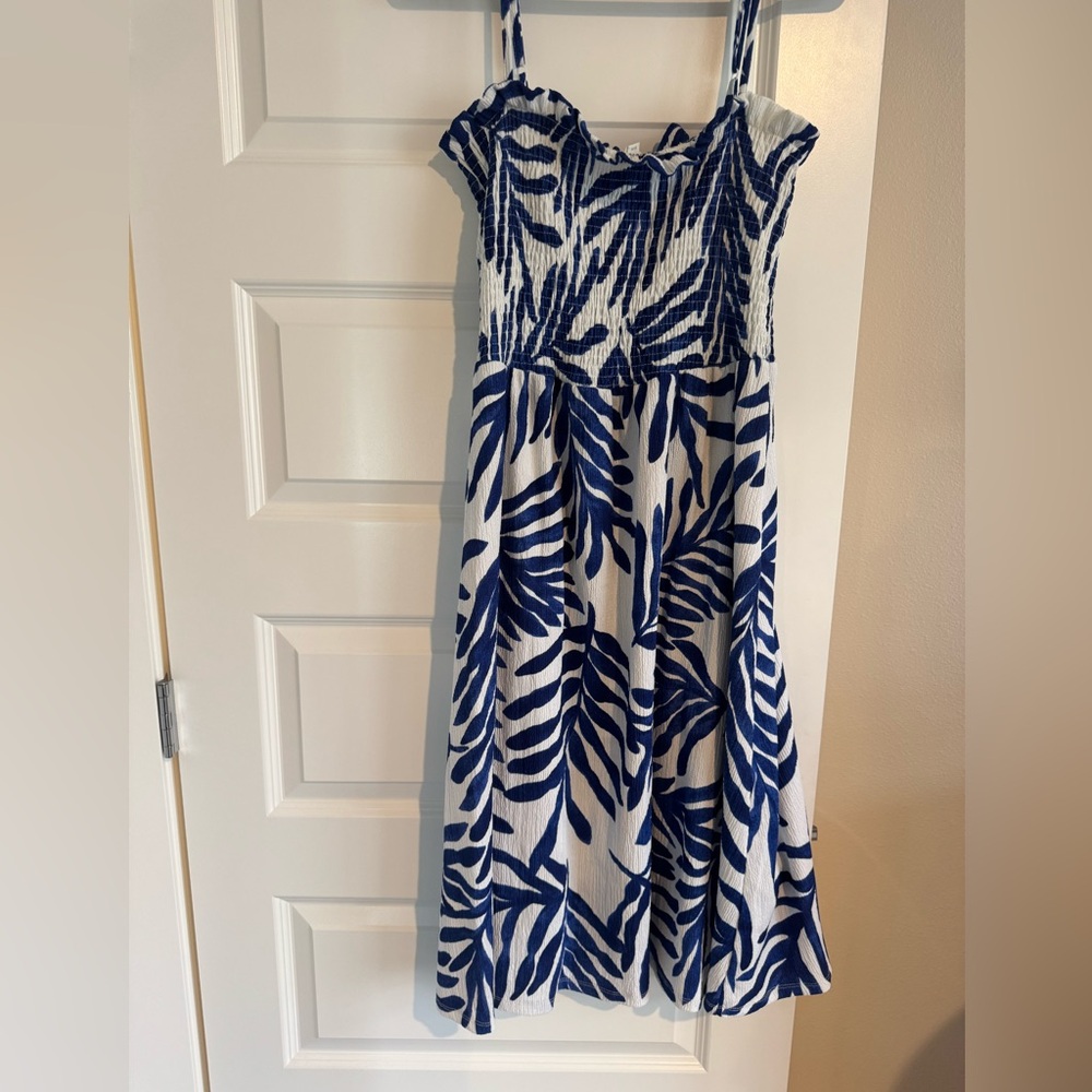 H&M Blue and White Leaf Print Dress